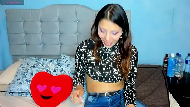 Snapshot of Selenakyle92_ chatting on January 17, 2025, 8:33 pm Selenakyle92 online show from January 17, 2025, 8:33 pm