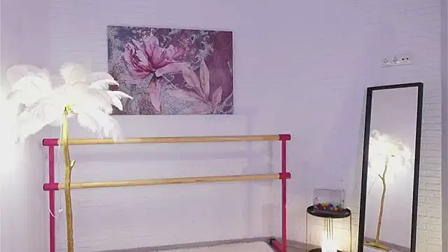 Snapshot of lylylovesyou chatting on February 1, 2025, 5:49 am lylylovesyou online show from February 1, 2025, 5:49 am