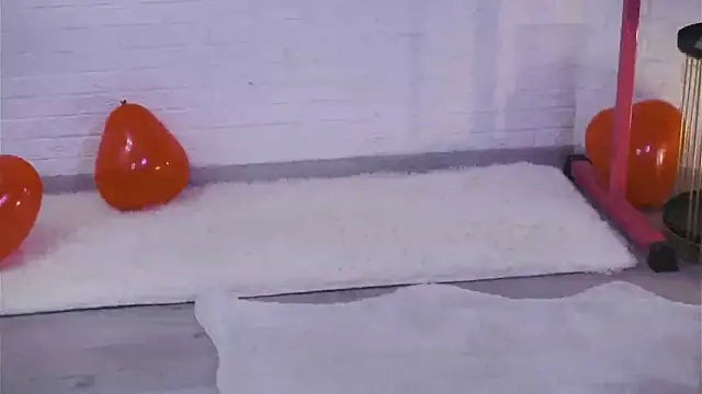 Snapshot of lylylovesyou chatting on February 10, 2025, 10:09 am lylylovesyou online show from February 10, 2025, 10:09 am