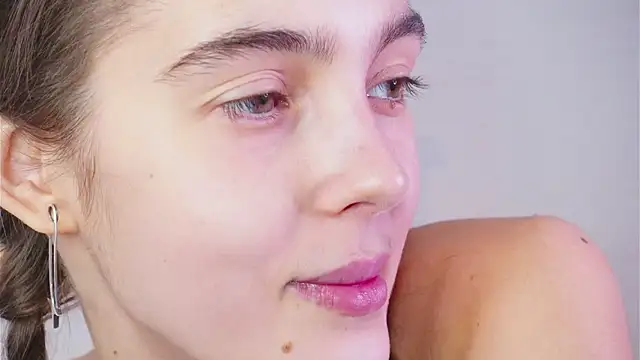 Snapshot of lylylovesyou chatting on March 1, 2025, 6:03 am lylylovesyou online show from March 1, 2025, 6:03 am