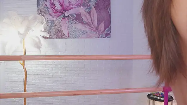 Snapshot of lylylovesyou chatting on March 18, 2025, 10:14 am lylylovesyou online show from March 18, 2025, 10:14 am