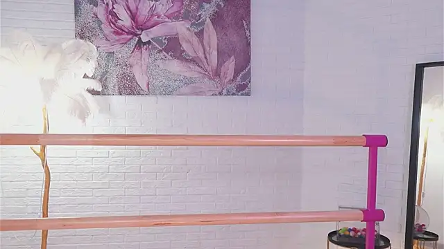 Snapshot of lylylovesyou chatting on March 20, 2025, 9:04 am lylylovesyou online show from March 20, 2025, 9:04 am