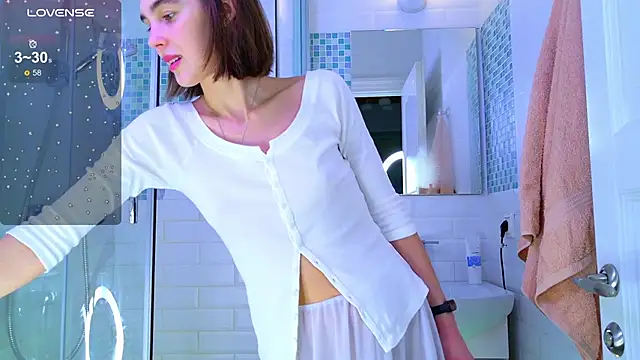 Snapshot of lylylovesyou chatting on December 19, 2025, 2:35 pm lylylovesyou online show from December 19, 2025, 2:35 pm