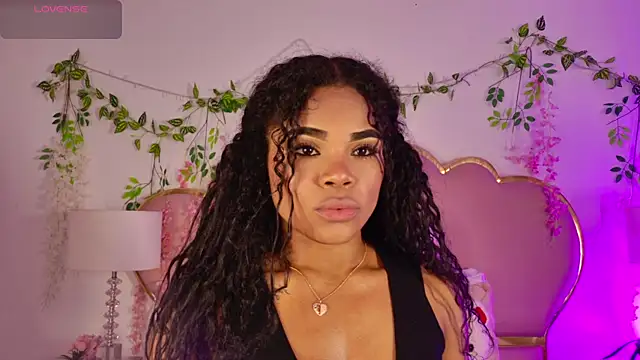 Snapshot of NahiaraReina chatting on May 7, 2026, 1:49 pm NahiaraReina online show from May 7, 2026, 1:49 pm