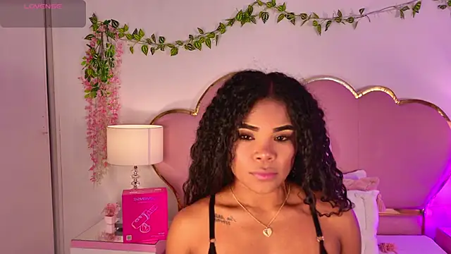 Snapshot of NahiaraReina chatting on May 26, 2026, 1:29 pm NahiaraReina online show from May 26, 2026, 1:29 pm