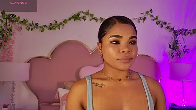 Snapshot of NahiaraReina chatting on June 2, 2026, 1:46 pm NahiaraReina online show from June 2, 2026, 1:46 pm