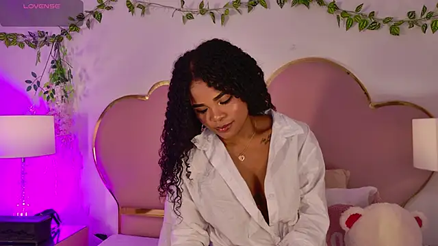 Snapshot of NahiaraReina chatting on June 3, 2026, 2:33 pm NahiaraReina online show from June 3, 2026, 2:33 pm