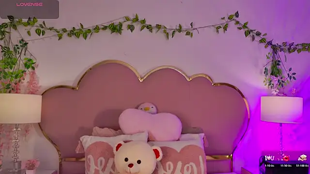 Snapshot of NahiaraReina chatting on June 10, 2026, 1:32 pm NahiaraReina online show from June 10, 2026, 1:32 pm