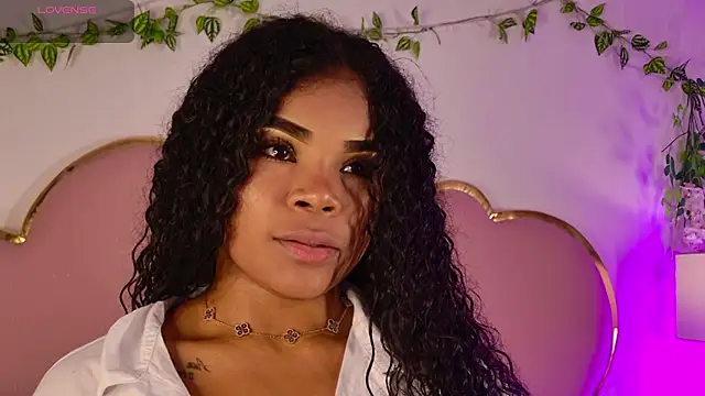 Snapshot of NahiaraReina chatting on June 17, 2026, 1:34 pm NahiaraReina online show from June 17, 2026, 1:34 pm