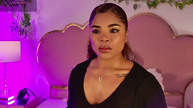NahiaraReina online show from July 11, 2026, 1:14 pm