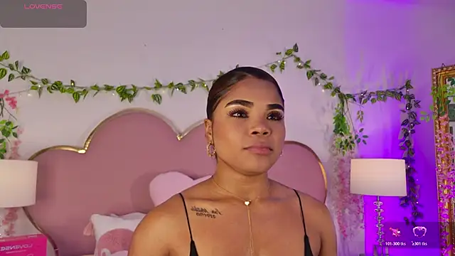 NahiaraReina online show from August 1, 2026, 1:43 pm