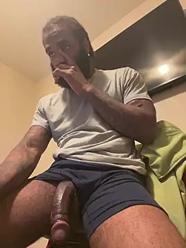 Snapshot of GoodGirlLover13 chatting on February 5, 2025, 12:42 am GoodGirlLover13 online show from February 5, 2025, 12:42 am