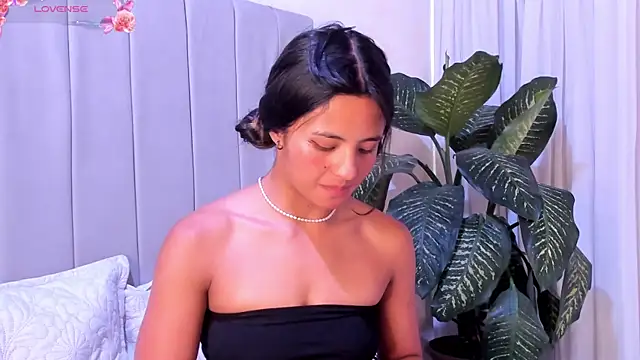 Snapshot of Mindy_sweety chatting on March 3, 2025, 4:24 pm Mindy sweety online show from March 3, 2025, 4:24 pm