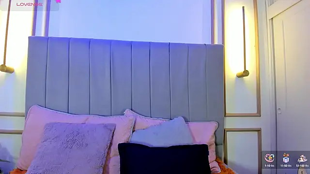 Snapshot of Mindy_sweety chatting on October 1, 2025, 12:00 pm Mindy sweety online show from October 1, 2025, 12:00 pm