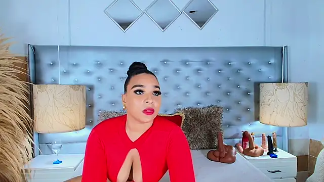 EileenBenzon online show from March 4, 2025, 6:39 pm