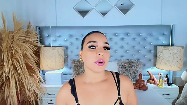 EileenBenzon online show from March 14, 2025, 3:48 am