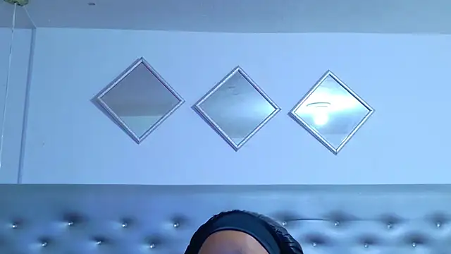 Snapshot of EileenBenzon chatting on May 20, 2026, 2:45 pm EileenBenzon online show from May 20, 2026, 2:45 pm