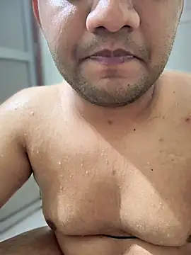 Snapshot of ved240 chatting on January 6, 2025, 5:06 pm ved240 online show from January 6, 2025, 5:06 pm