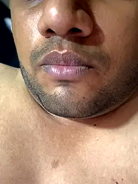 Snapshot of ved240 chatting on October 31, 2025, 2:40 pm ved240 online show from October 31, 2025, 2:40 pm