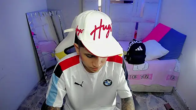 Snapshot of Brayan_lopezz chatting on December 17, 2025, 2:12 pm Brayan lopezz online show from December 17, 2025, 2:12 pm