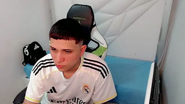 Brayan lopezz online show from January 15, 2026, 12:54 pm