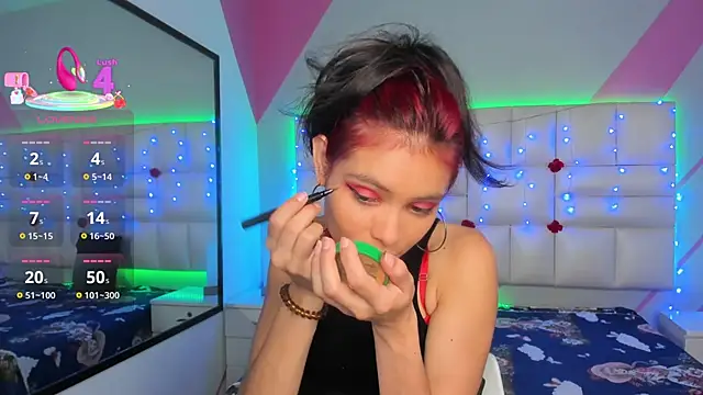 Snapshot of Salome_rouse1 chatting on March 13, 2025, 8:43 pm Salome rouse1 online show from March 13, 2025, 8:43 pm