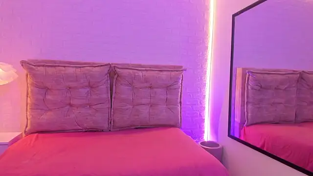 Snapshot of Salome_rouse1 chatting on November 29, 2025, 12:02 am Salome rouse1 online show from November 29, 2025, 12:02 am