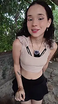 sweet outdoor charm online show from June 18, 2026, 4:44 pm