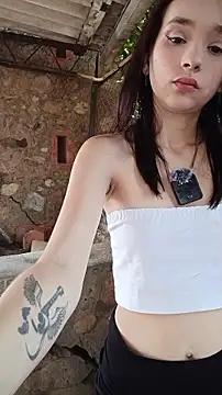 Snapshot of sweet_outdoor_charm chatting on August 5, 2026, 3:26 pm sweet outdoor charm online show from August 5, 2026, 3:26 pm