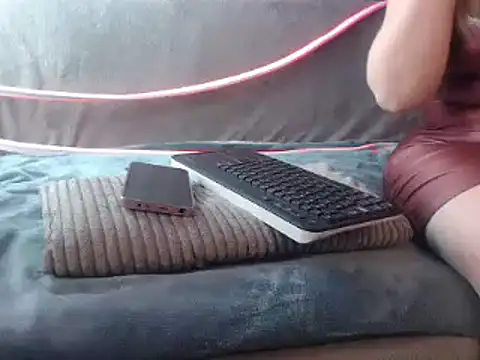 Snapshot of GoddessMonicaNylon chatting on March 18, 2025, 1:21 am GoddessMonicaNylon online show from March 18, 2025, 1:21 am