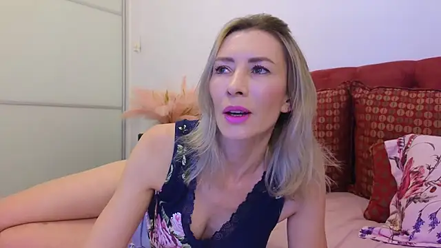  Maddalena  online show from January 7, 2025, 8:52 pm