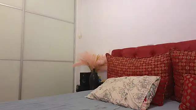  Maddalena  online show from February 21, 2025, 9:32 pm