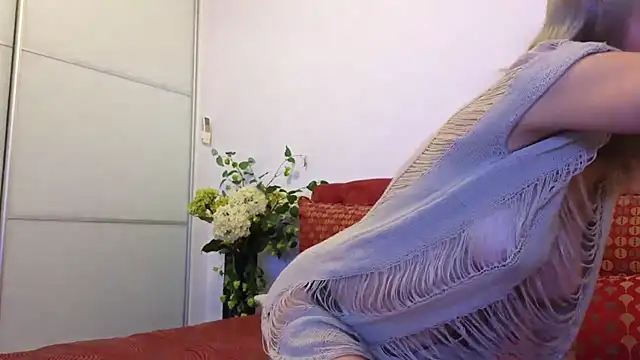  Maddalena  online show from October 9, 2025, 8:40 pm