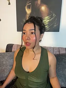 Snapshot of Rousse_blue chatting on July 3, 2026, 3:24 am Rousse blue online show from July 3, 2026, 3:24 am