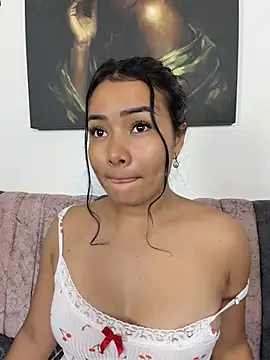 Snapshot of Rousse_blue chatting on July 8, 2026, 3:22 am Rousse blue online show from July 8, 2026, 3:22 am