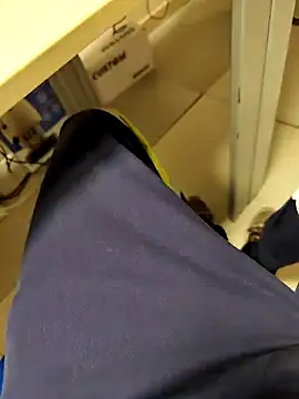 Snapshot of coppiapazza chatting on December 6, 2024, 12:23 am coppiapazza online show from December 6, 2024, 12:23 am