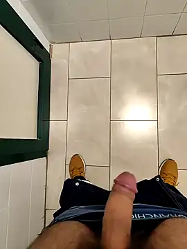 Snapshot of coppiapazza chatting on January 12, 2025, 12:28 am coppiapazza online show from January 12, 2025, 12:28 am