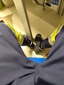 coppiapazza online show from January 12, 2025, 8:57 pm