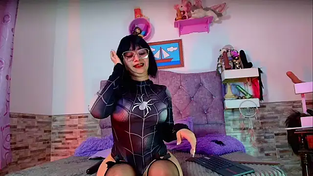 Melannytaylor online show from April 30, 2026, 8:57 pm