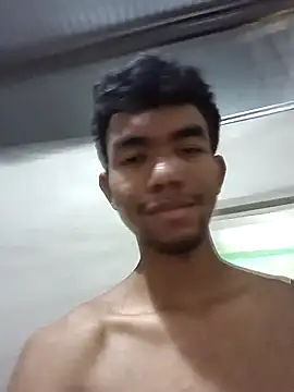 Snapshot of Reynold2608 chatting on December 28, 2024, 11:37 pm Reynold2608 online show from December 28, 2024, 11:37 pm