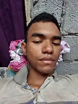 Snapshot of Reynold2608 chatting on November 17, 2025, 5:41 pm Reynold2608 online show from November 17, 2025, 5:41 pm