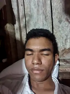 Snapshot of Reynold2608 chatting on December 22, 2025, 2:30 am Reynold2608 online show from December 22, 2025, 2:30 am