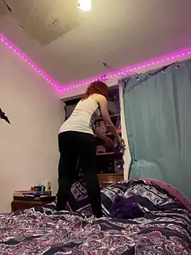 Snapshot of Nina-Chick777 chatting on October 21, 2025, 1:28 am Nina-Chick777 online show from October 21, 2025, 1:28 am