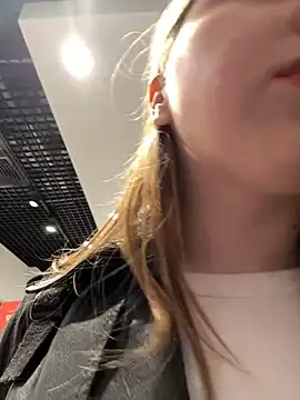 Snapshot of Sunny___Bunny chatting on February 22, 2025, 2:19 pm Sunny Bunny online show from February 22, 2025, 2:19 pm