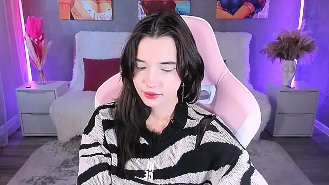 as1an girlfriend online show from May 1, 2026, 2:38 am
