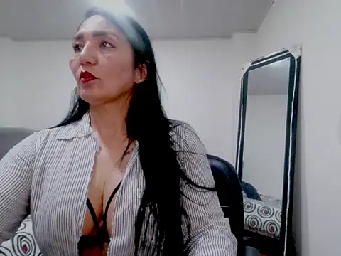 Hanna-33 online show from September 10, 2025, 8:09 pm