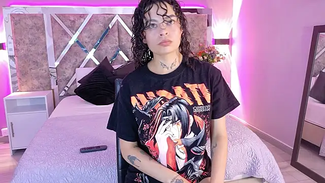KatherineGomez online show from May 18, 2026, 12:51 am