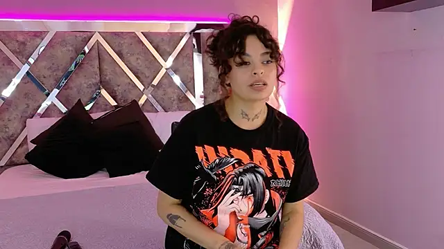 KatherineGomez online show from May 18, 2026, 4:07 am