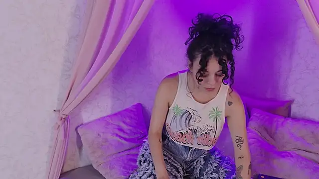 KatherineGomez online show from June 18, 2026, 9:14 am