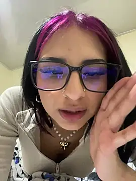 Snapshot of Hilary_pinkk chatting on February 5, 2025, 2:19 am Hilary pinkk online show from February 5, 2025, 2:19 am